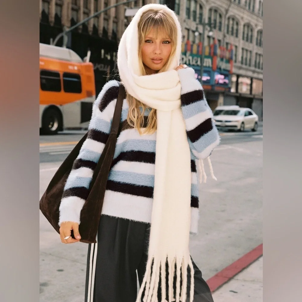STEVE MADDEN Super-Soft Knit Muffler Chunky White Oversized Scarf